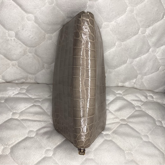 Miu Miu zip around long wallet in croc embossed tan leather - Picture 3 of 9